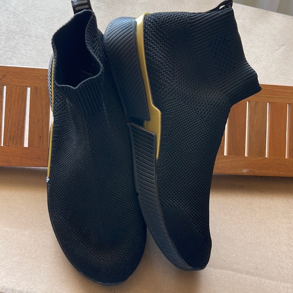 Light weight socks sneakers.
